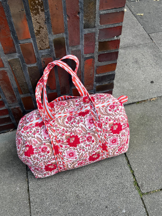 Weekend duffel coral
